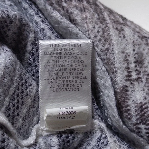 Energe World Wear Top Womens XL Gray White Crochet Lace Split Back Ombre Boho - Picture 10 of 10